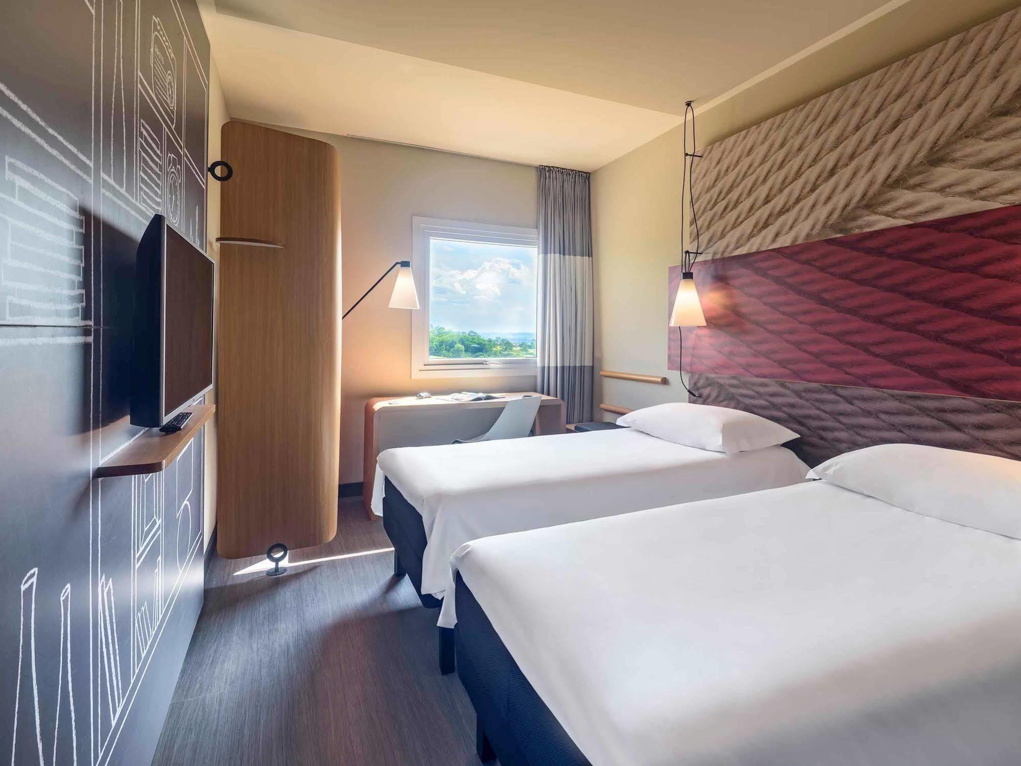 Ibis Guaiba Hotel Luaran gambar