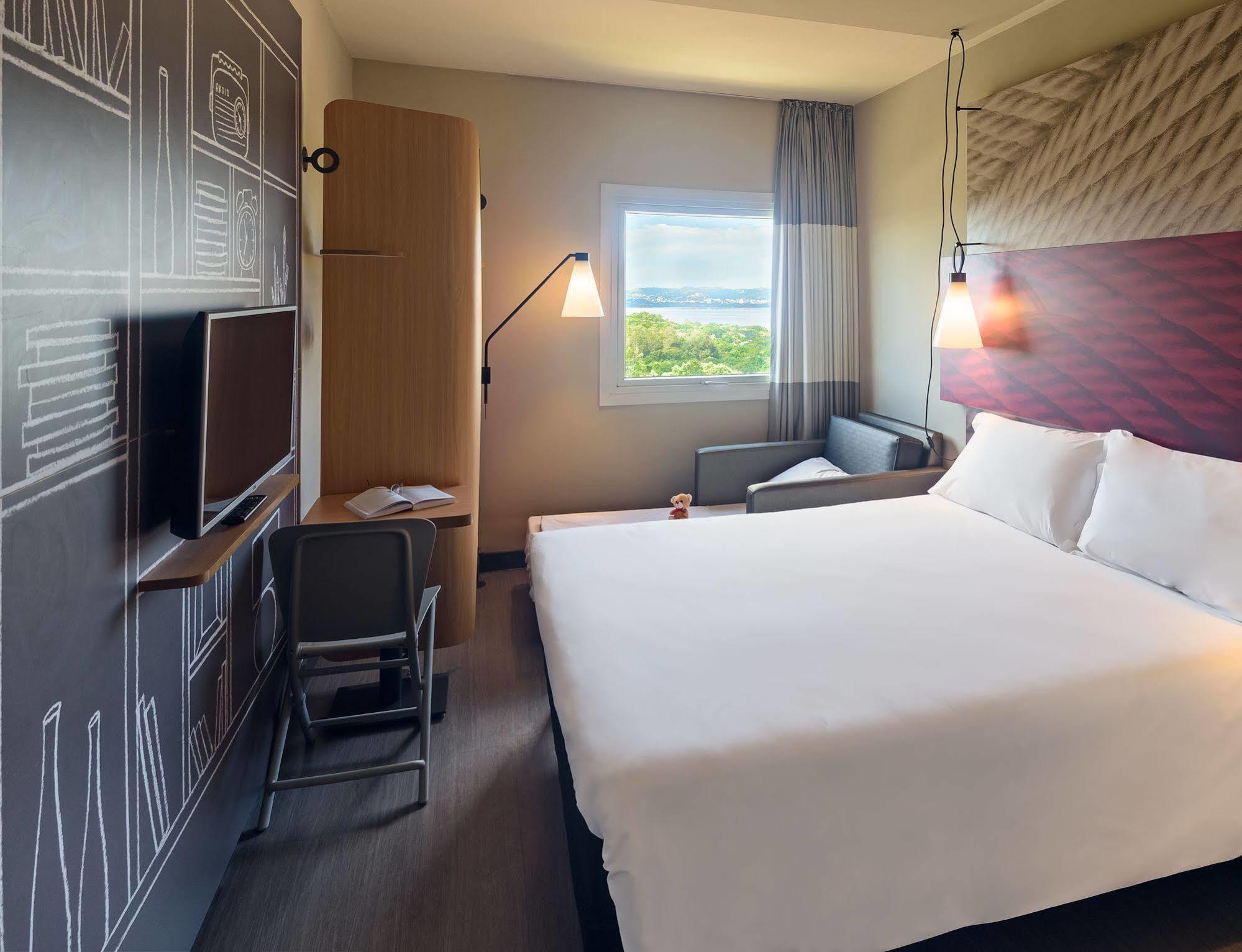 Ibis Guaiba Hotel Luaran gambar